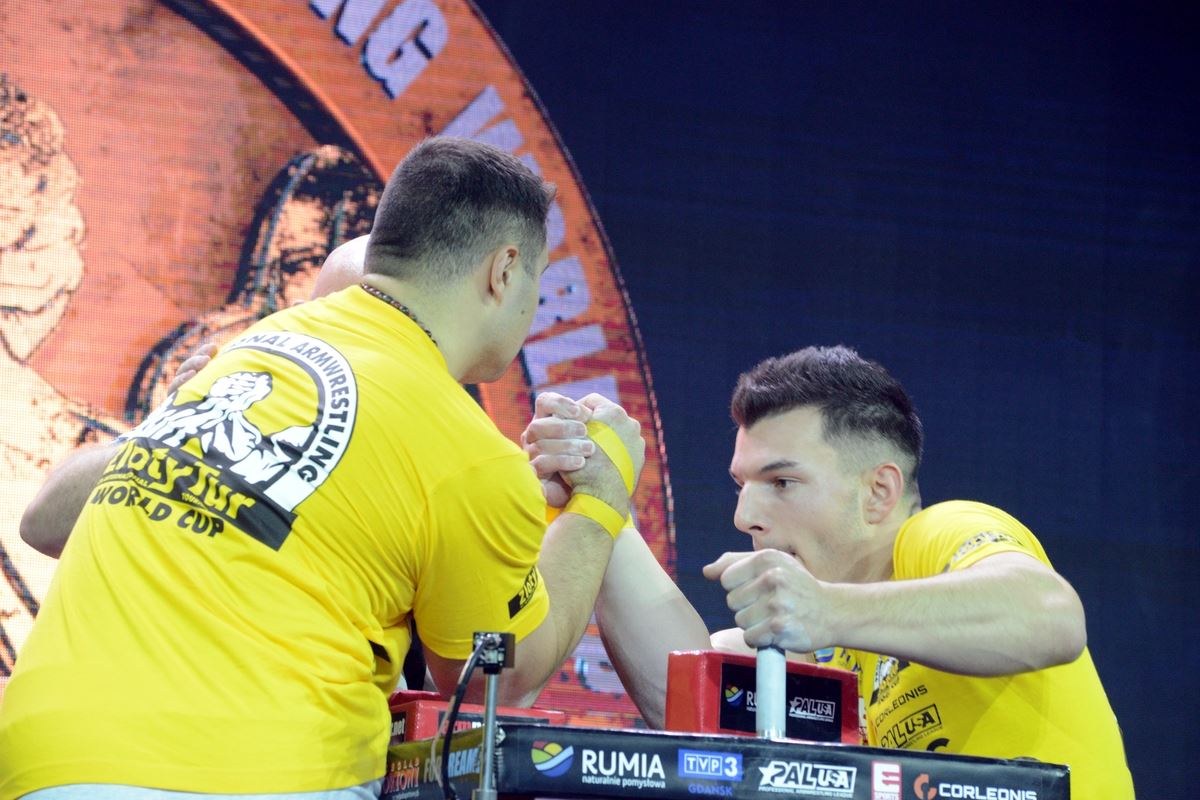 Zloty Tur 2016 Right Hand By Donat Supinski