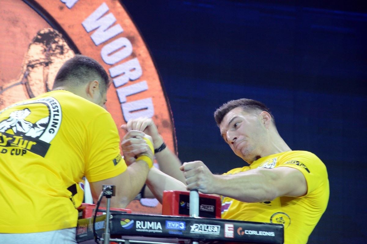 Zloty Tur 2016 Right Hand By Donat Supinski