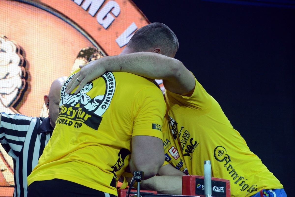 Zloty Tur 2016 Right Hand By Donat Supinski