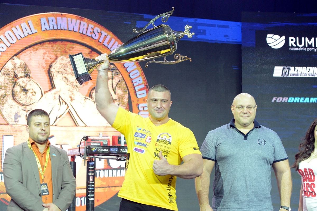 Zloty Tur 2016 Right Hand By Donat Supinski