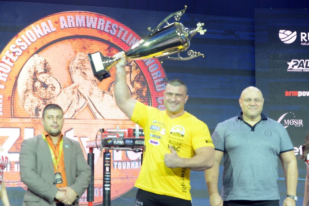 Zloty Tur 2016 Right Hand By Donat Supinski