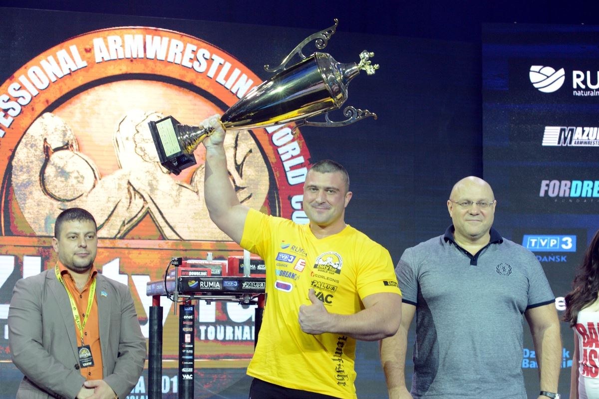 Zloty Tur 2016 Right Hand By Donat Supinski