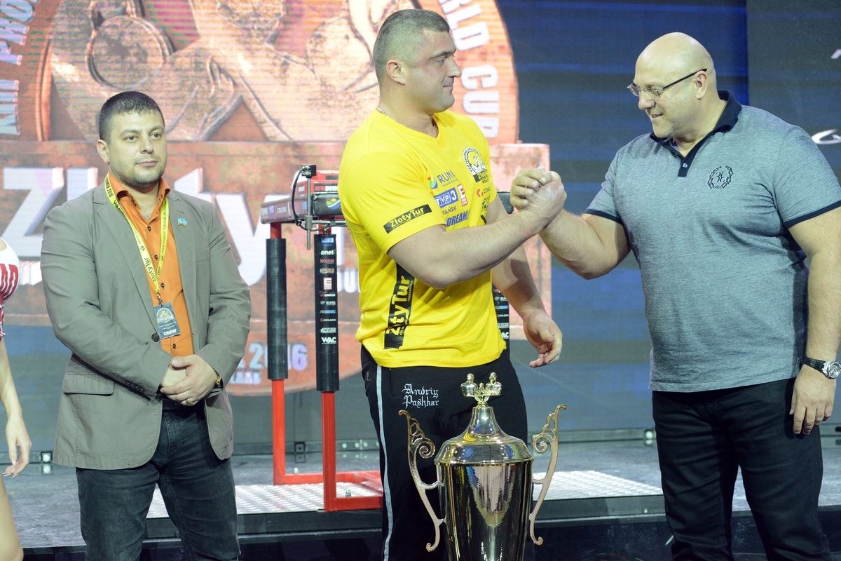 Zloty Tur 2016 Right Hand By Donat Supinski