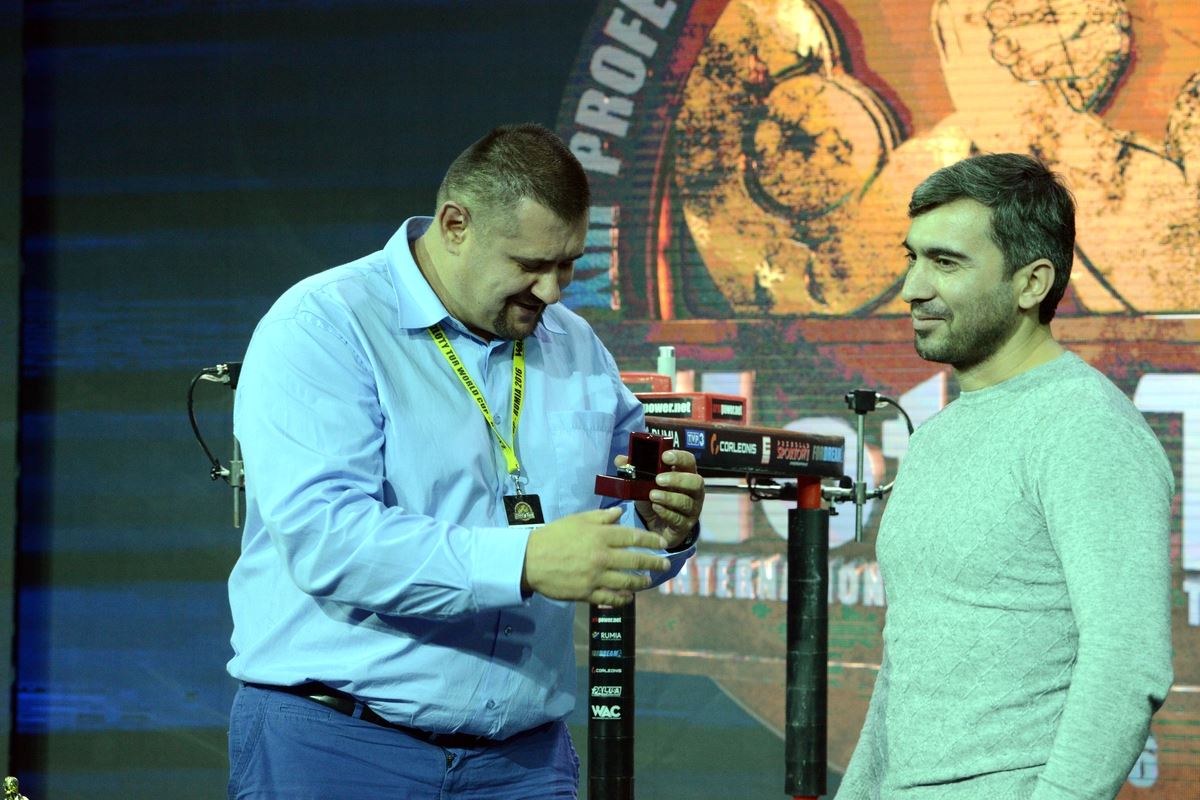 Zloty Tur 2016 Right Hand By Donat Supinski