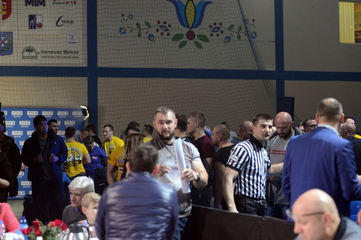 Zloty Tur 2016 Right Hand By Donat Supinski