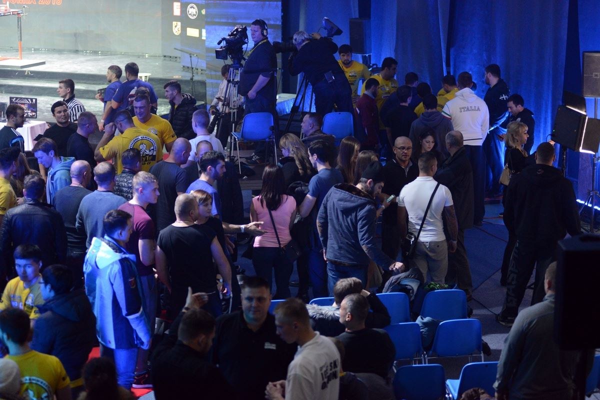 Zloty Tur 2016 Right Hand By Donat Supinski