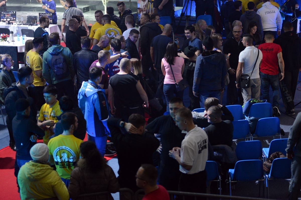 Zloty Tur 2016 Right Hand By Donat Supinski