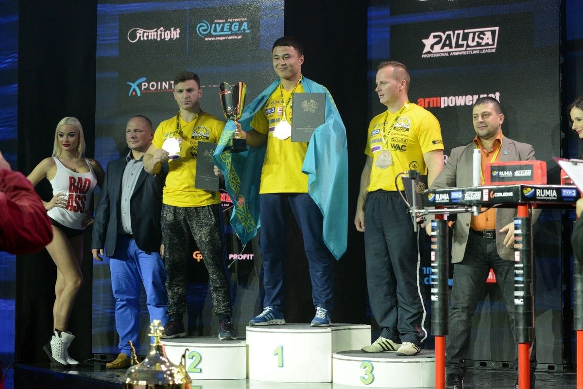 Zloty Tur 2016 Right Hand By Donat Supinski