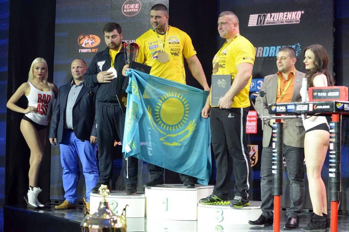 Zloty Tur 2016 Right Hand By Donat Supinski