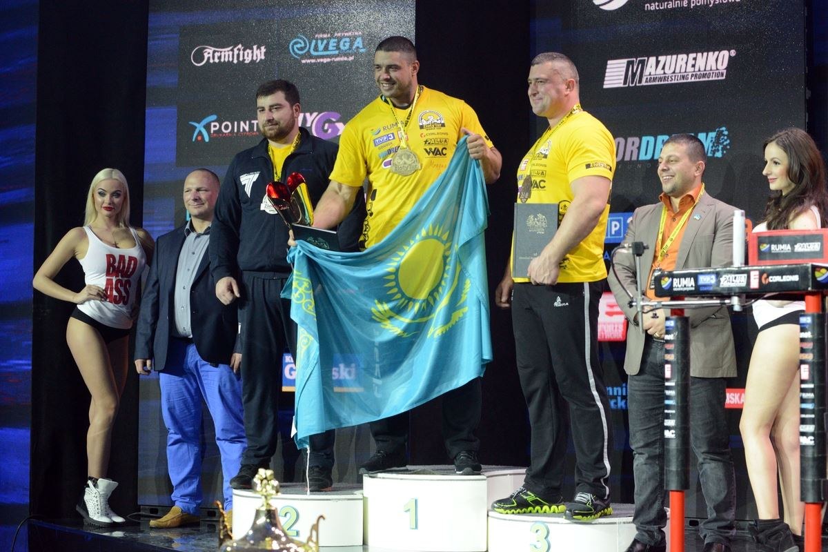 Zloty Tur 2016 Right Hand By Donat Supinski