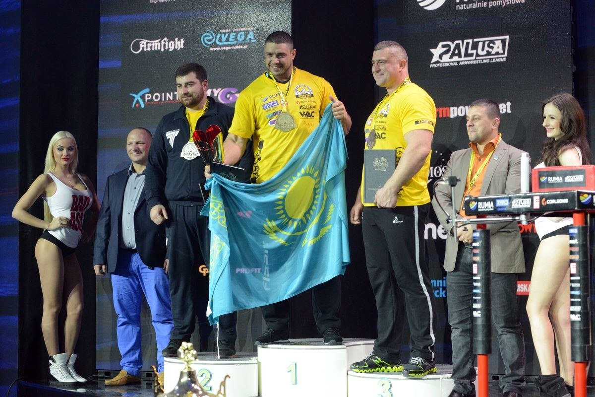 Zloty Tur 2016 Right Hand By Donat Supinski