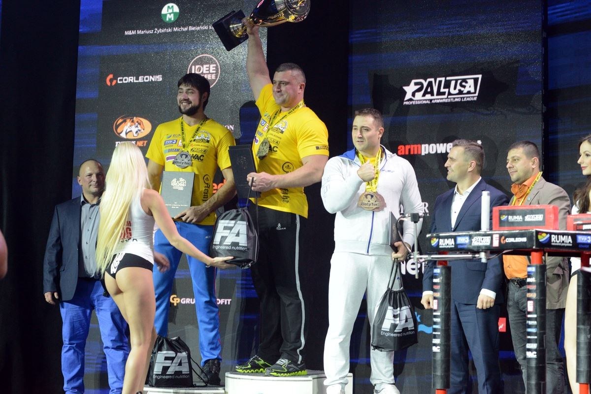 Zloty Tur 2016 Right Hand By Donat Supinski