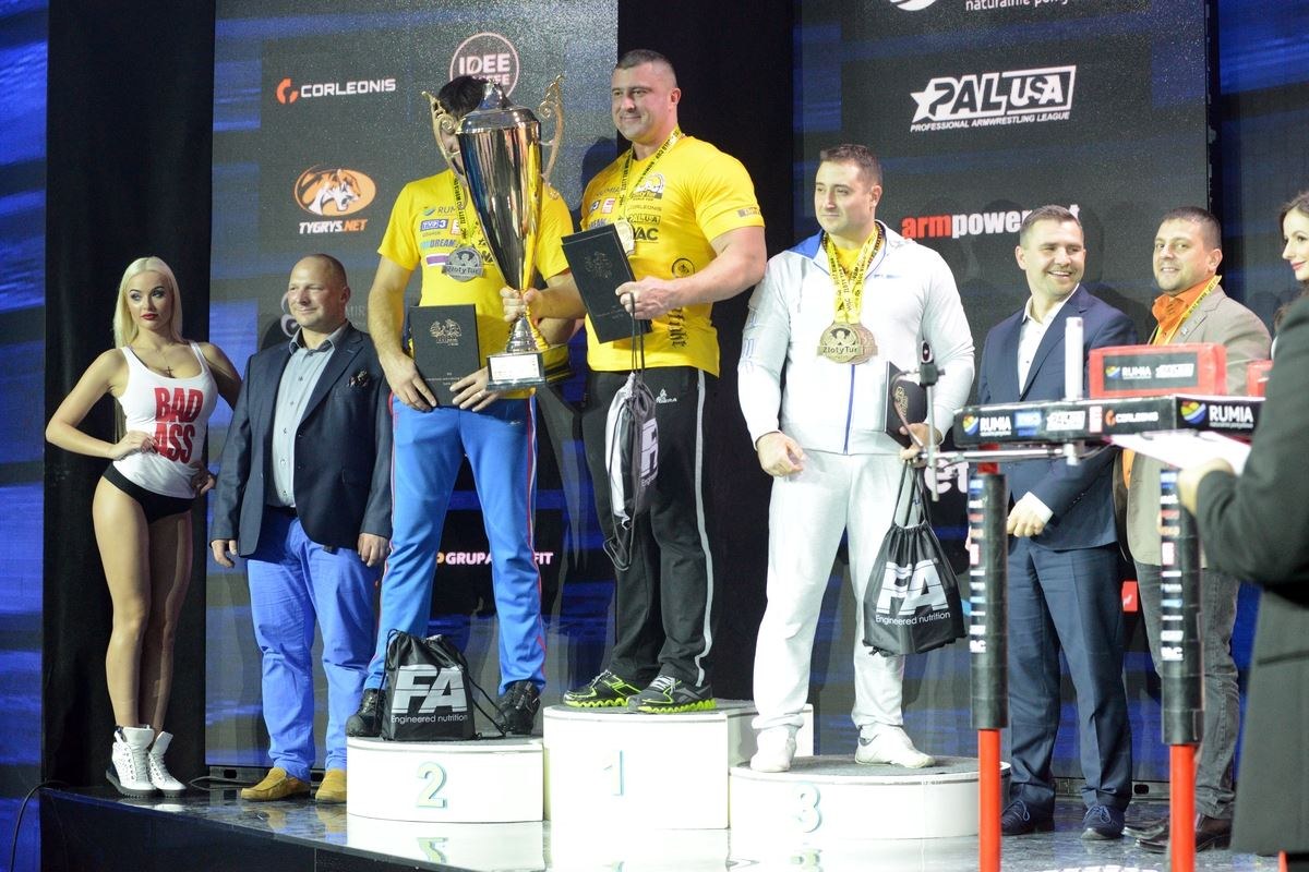 Zloty Tur 2016 Right Hand By Donat Supinski