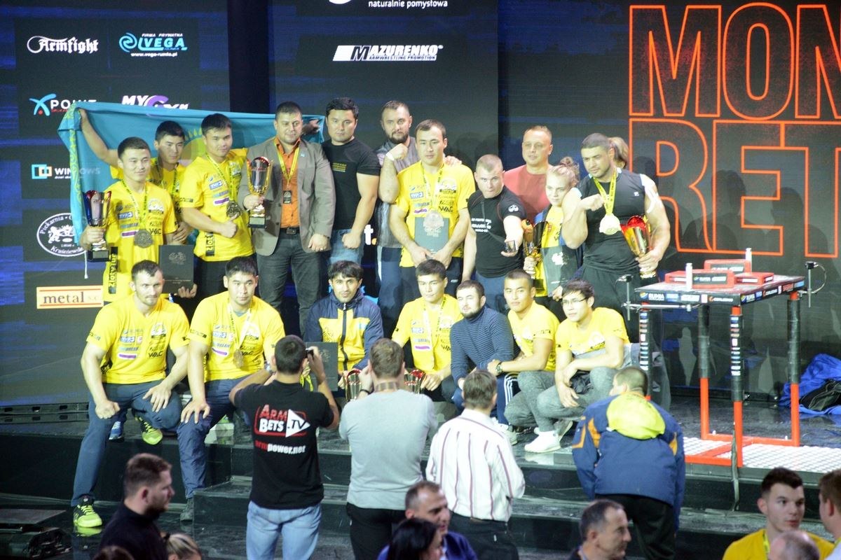 Zloty Tur 2016 Right Hand By Donat Supinski