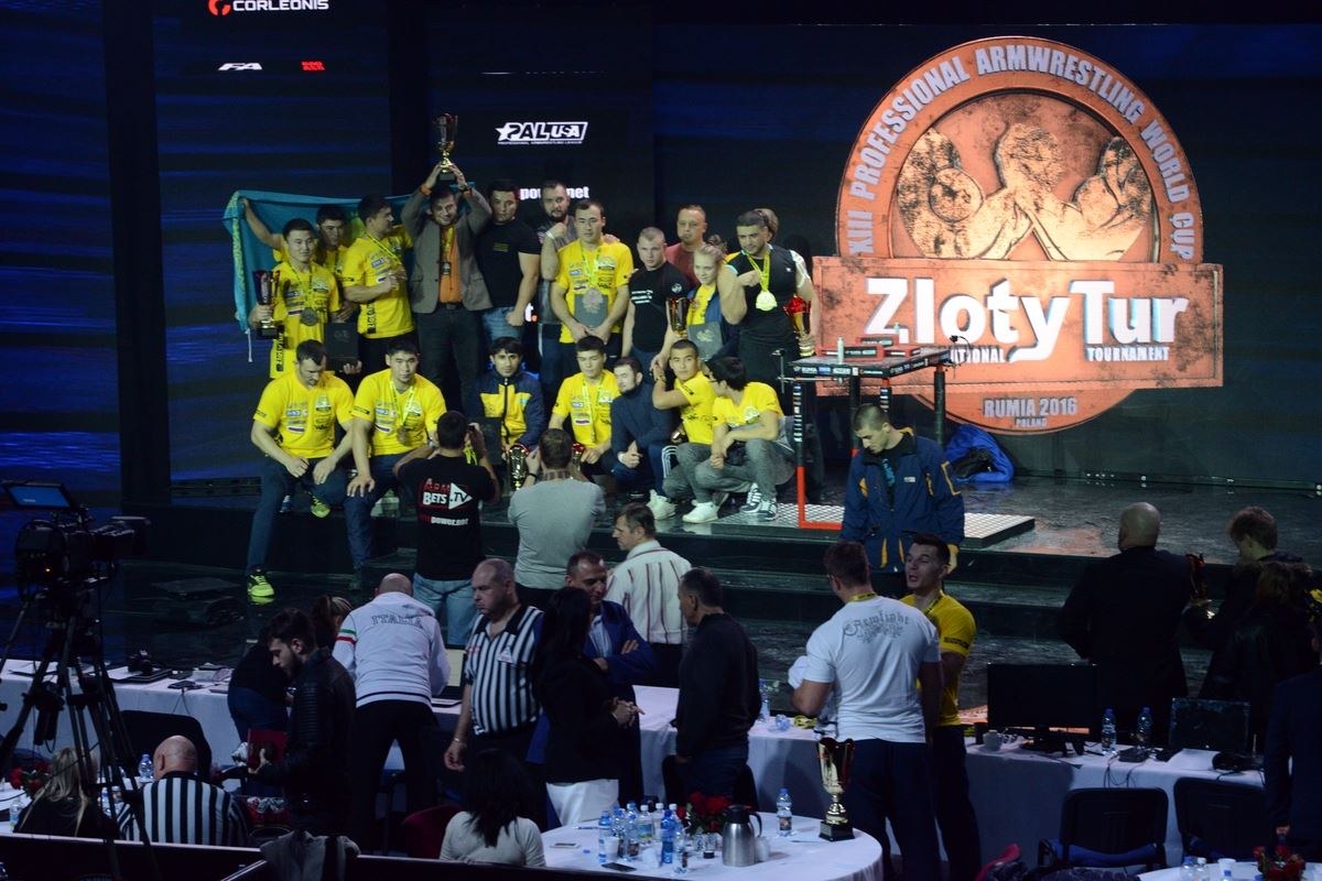 Zloty Tur 2016 Right Hand By Donat Supinski