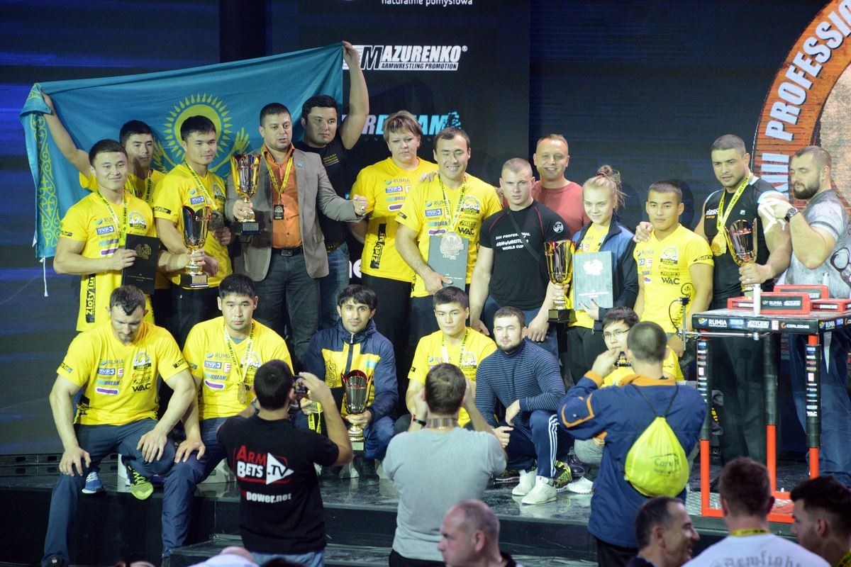 Zloty Tur 2016 Right Hand By Donat Supinski