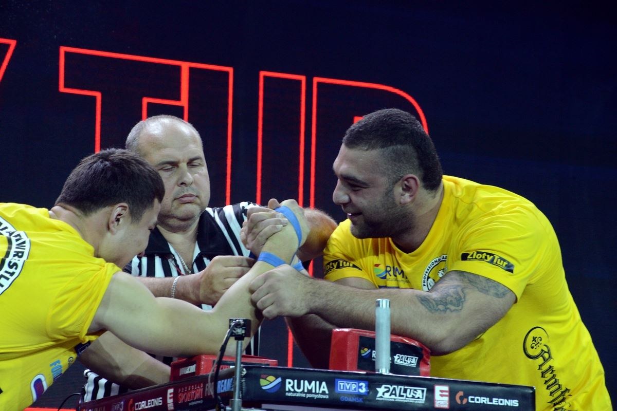 Zloty Tur 2016 Right Hand By Donat Supinski