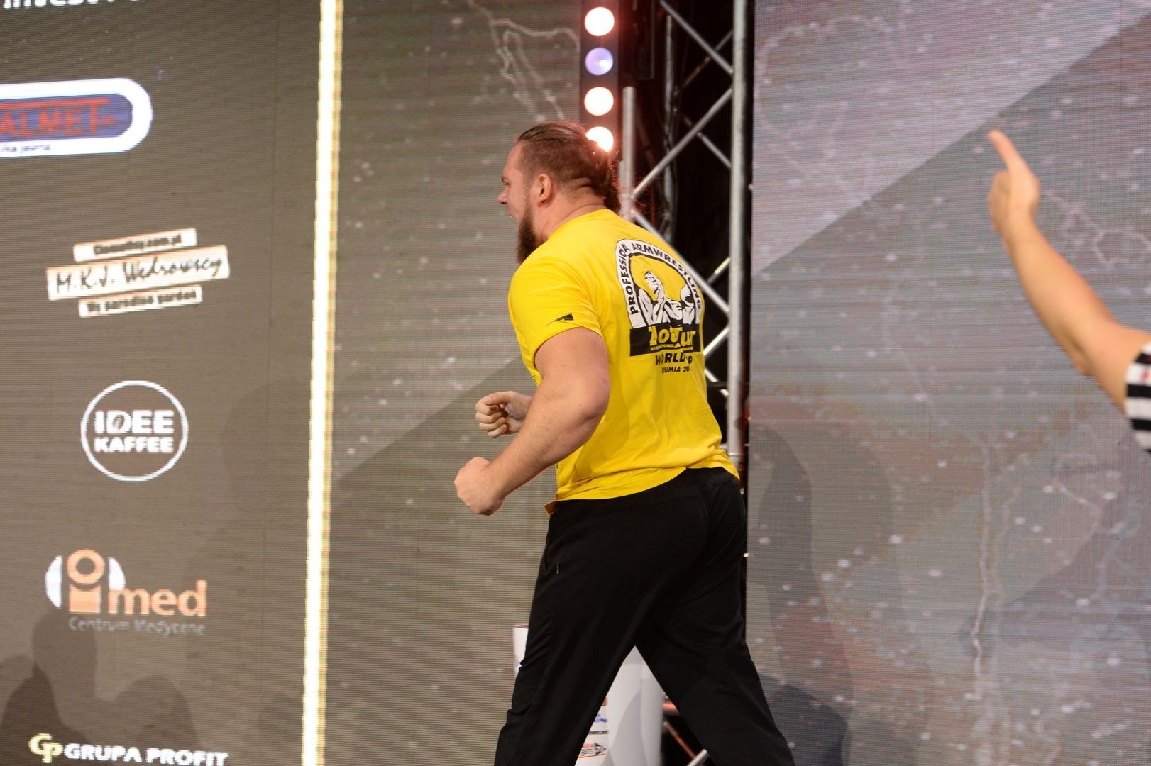 Zloty Tur 2017 Right Hand Eliminations