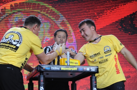 Right hand - semi finals and finals [PHOTO]