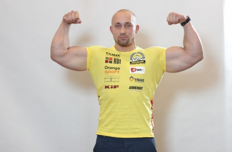 Dreamed of being a general, became an armwrestler