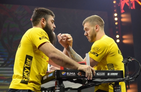 Baysangur Saltykhanov challenged Bogdan Ivakhnenko