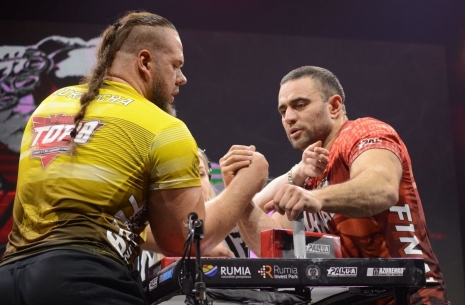 Rustam Babaev vs. Alex Kurdecha: size matters